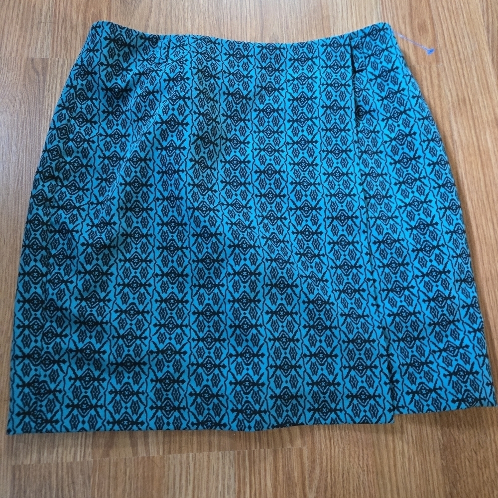 Forever 21 Blue and Black Patterned Mini Wrap Skirt - Picture 2 of 6